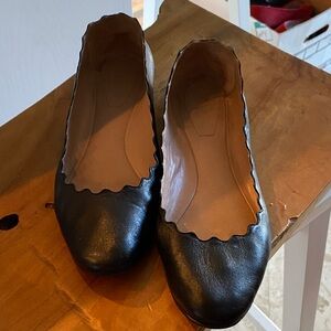 Chloe Black Scalloped Edge Flats sz 9.5